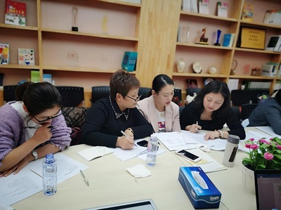 躍然圖上 攜手十余校舉辦幼小銜接家庭教育研討會，為家長提供專業(yè)咨詢服務(wù)